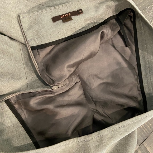 Reiss Skirt. Light grey. Lined. Sz 12. Back detailing. EUC - Picture 4 of 9